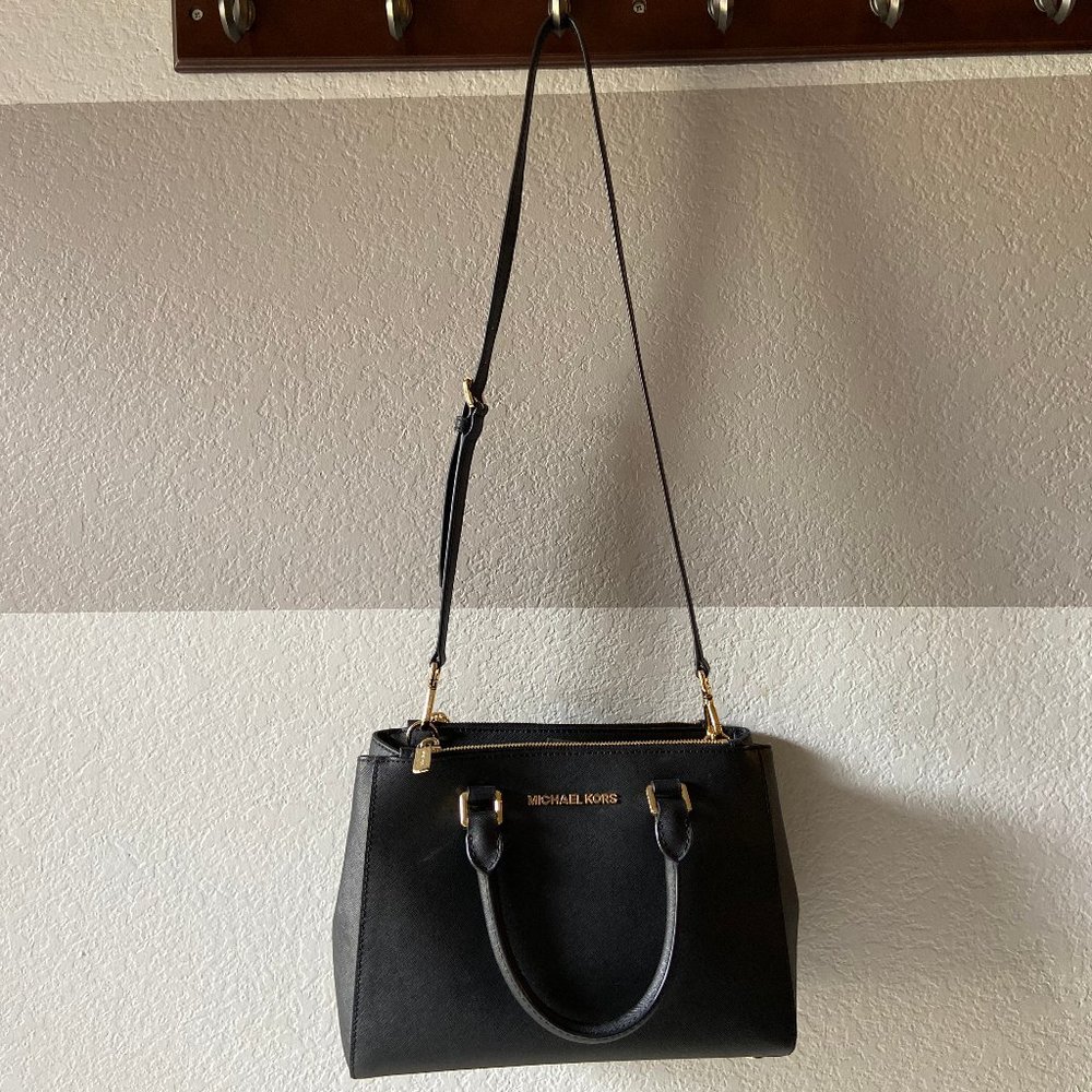 ❌ SOLD ❌ Michael Kors Sutton Satchel
